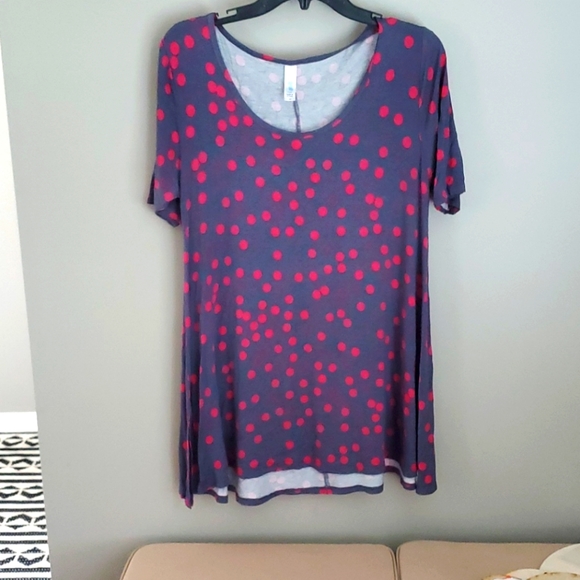 LuLaRoe dotty perfect t-shirt - Picture 1 of 1